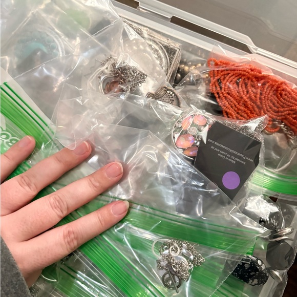 Paparazzi and vintage Jewlery bundle 73 pieces - Picture 4 of 7